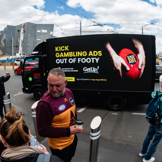 digital mobile billboard ev get up kick gambling mobile outdoor media gold coast 3 (2)