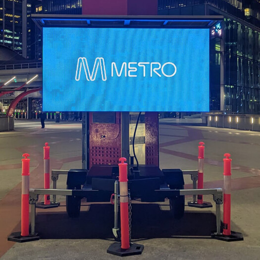Mobile Outdoor Media solar ad trailer metro 1024x628px Mobile Outdoor Media solar ad trailer metro 1024x628px